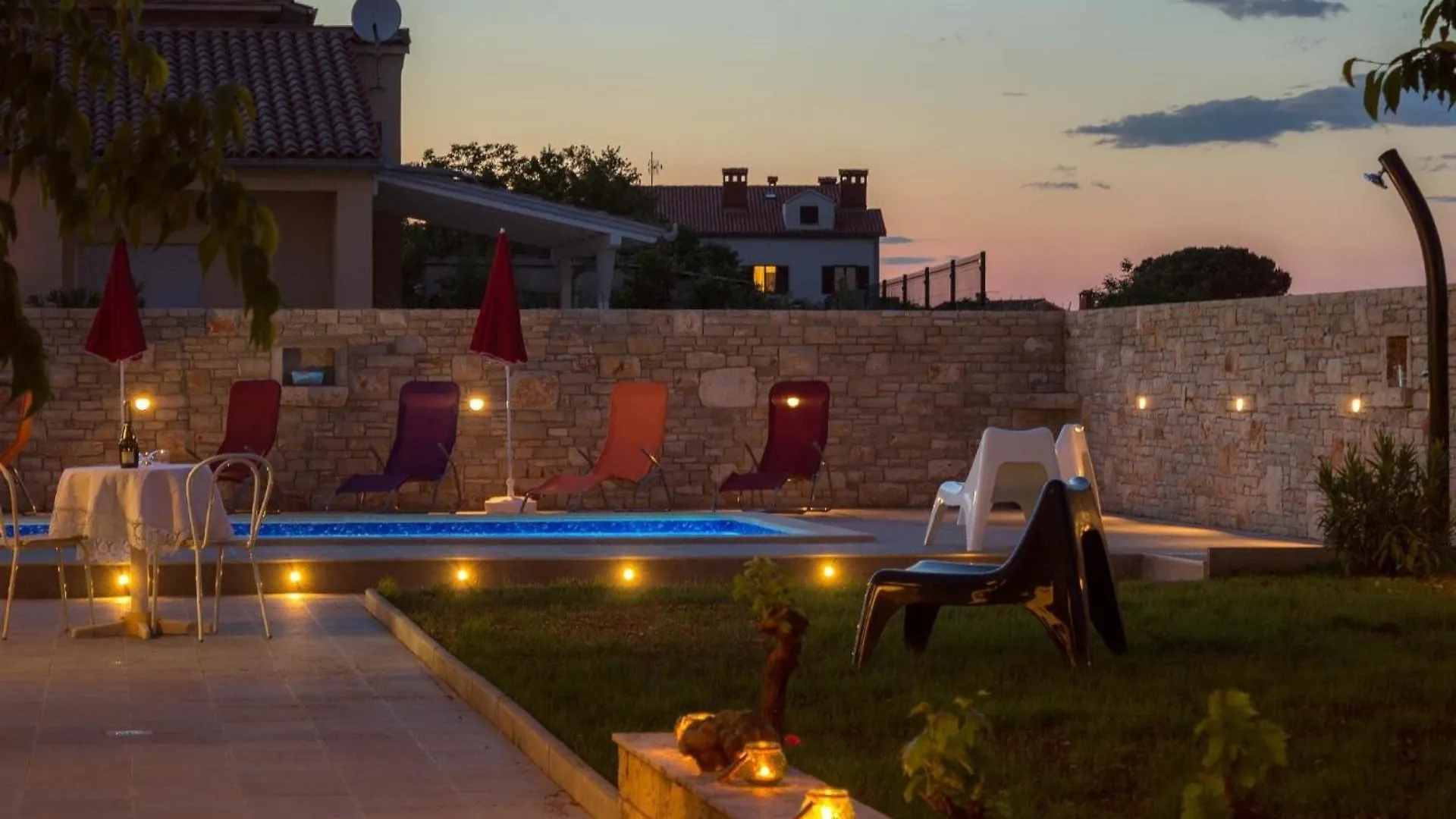 Ferienhaus Mit Privatpool Fuer 10 Personen Ca 200 Qm In Fazana-Surida, Istrien Istrische Riviera Valbandon
